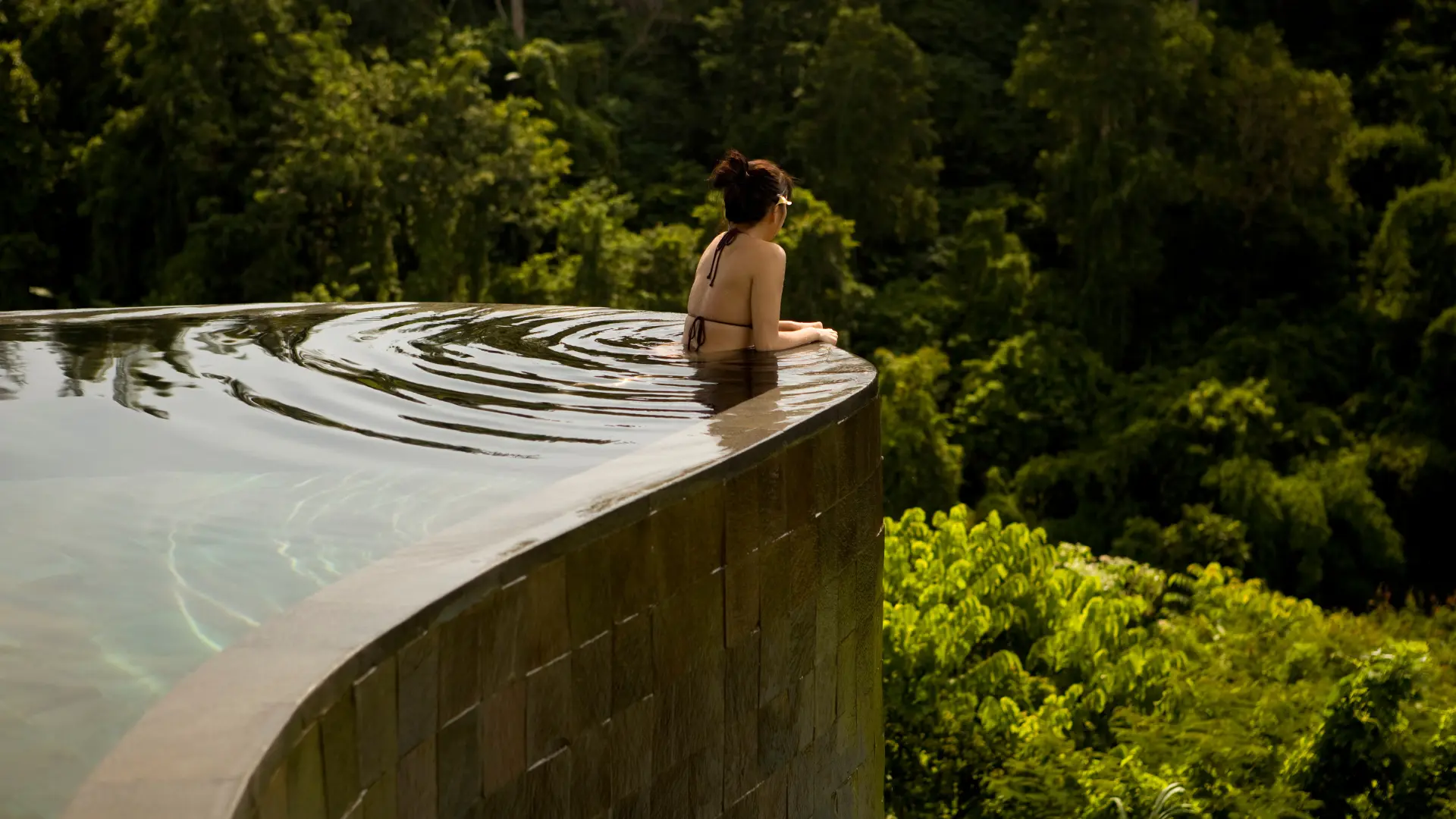 Dive into Luxury: The Best Infinity Pools Around the World - Hanging Gardens of Bali, Indonesia